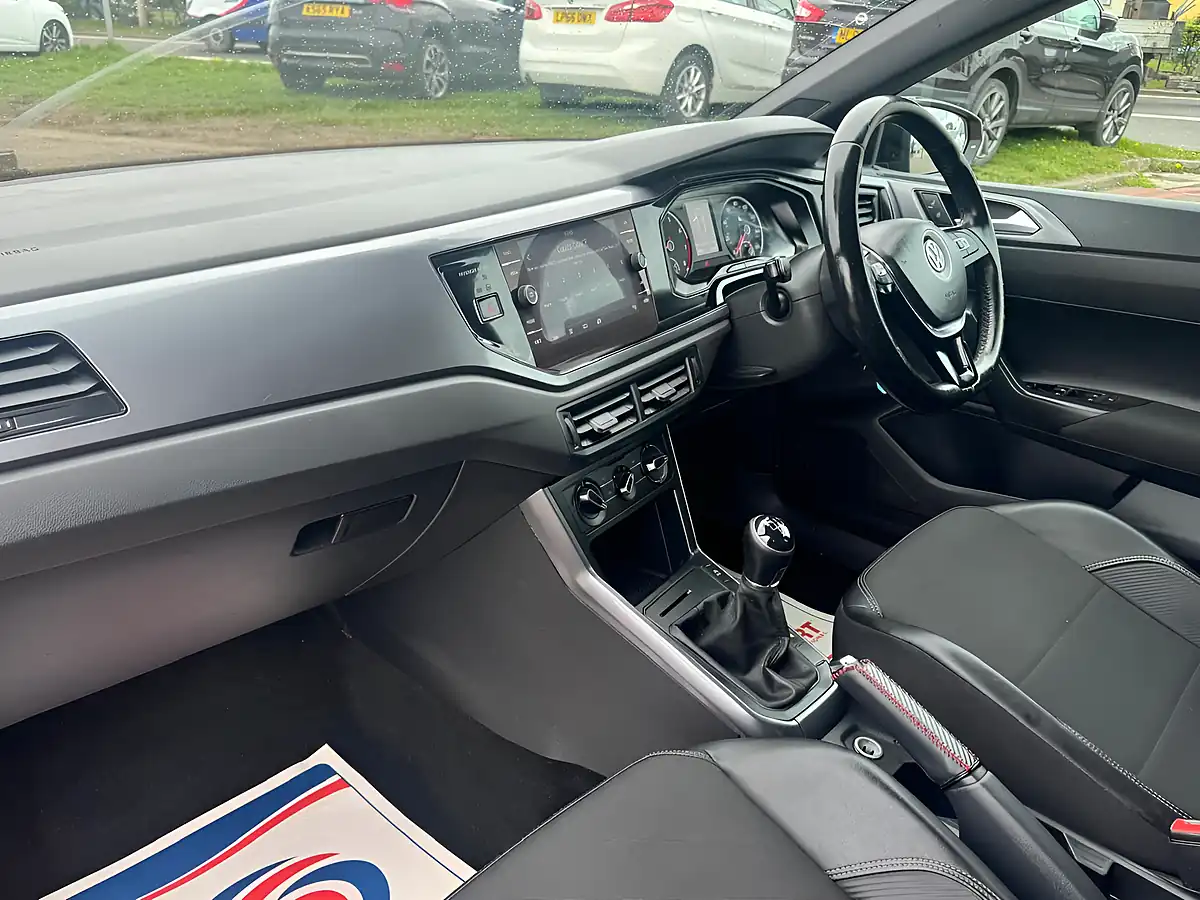 Used 2019 Volkswagen Polo Se Orange - Interior and Exterior details 15