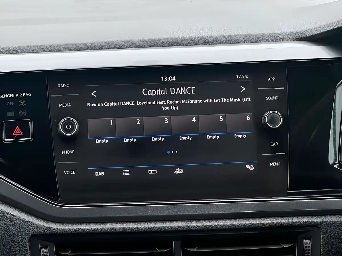 Used 2019 Volkswagen Polo Se Orange - Interior and Exterior details 18
