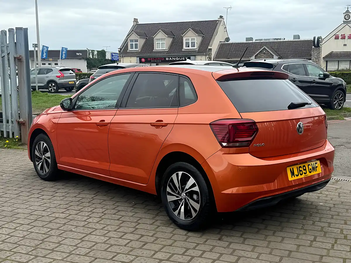 Used 2019 Volkswagen Polo Se Orange - Interior and Exterior details 6
