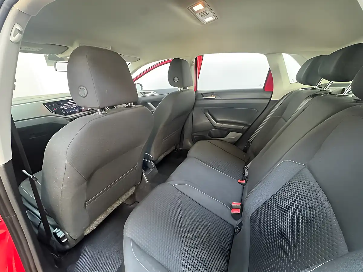 Used 2019 Volkswagen Polo Se Red - Interior and Exterior details 16