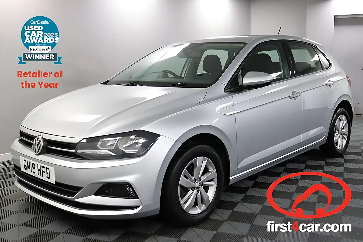 Used 2019 Volkswagen Polo Se Silver - Front View