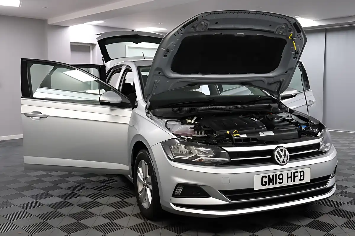 Used 2019 Volkswagen Polo Se Silver - Interior and Exterior details 14