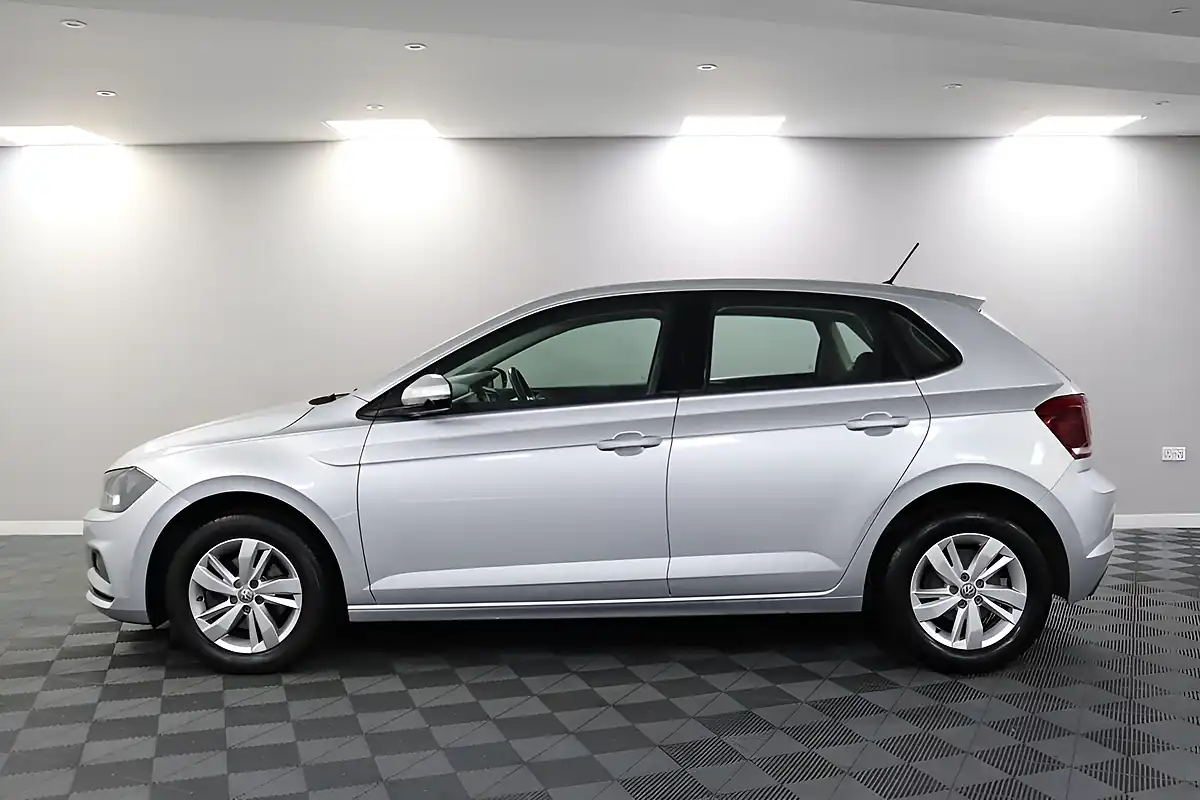 Used 2019 Volkswagen Polo Se Silver - Interior and Exterior details 17