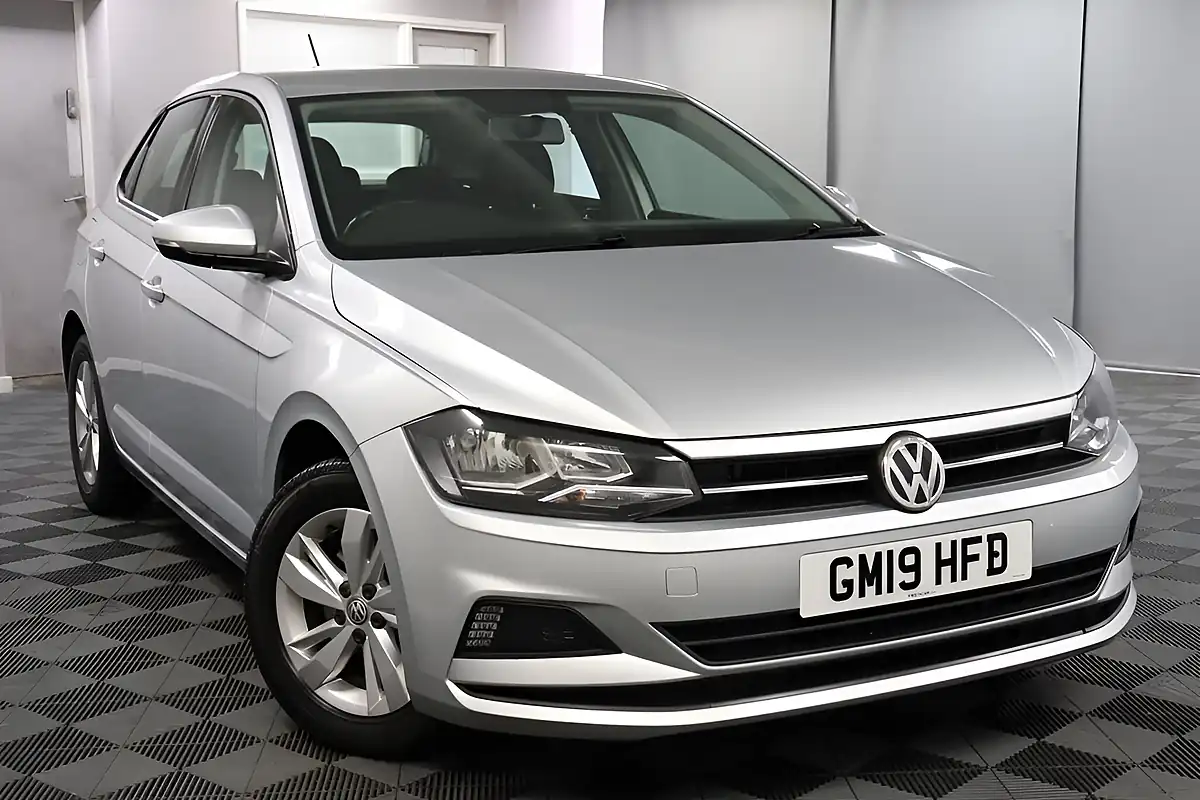 Used 2019 Volkswagen Polo Se Silver - Interior and Exterior details 18