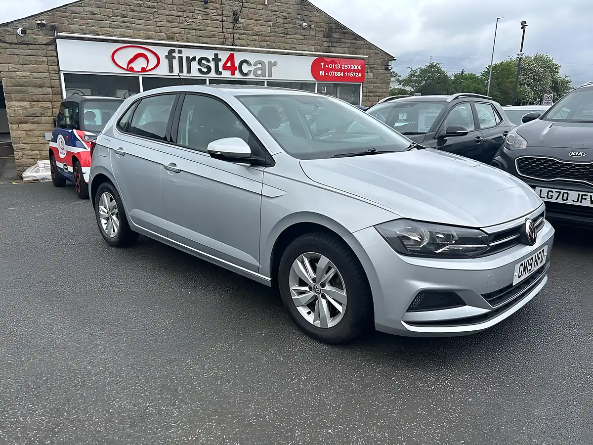 Used 2019 Volkswagen Polo Se Silver - Interior and Exterior details 3