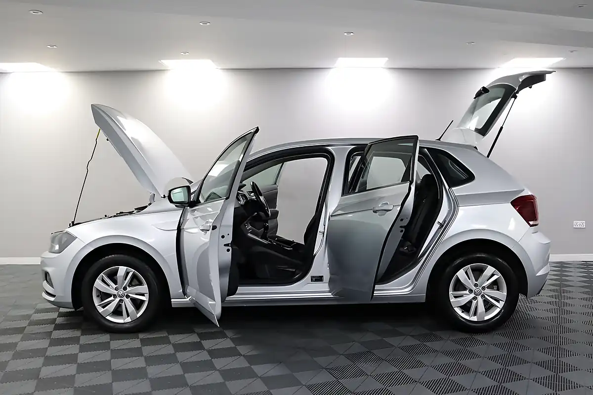 Used 2019 Volkswagen Polo Se Silver - Interior and Exterior details 5