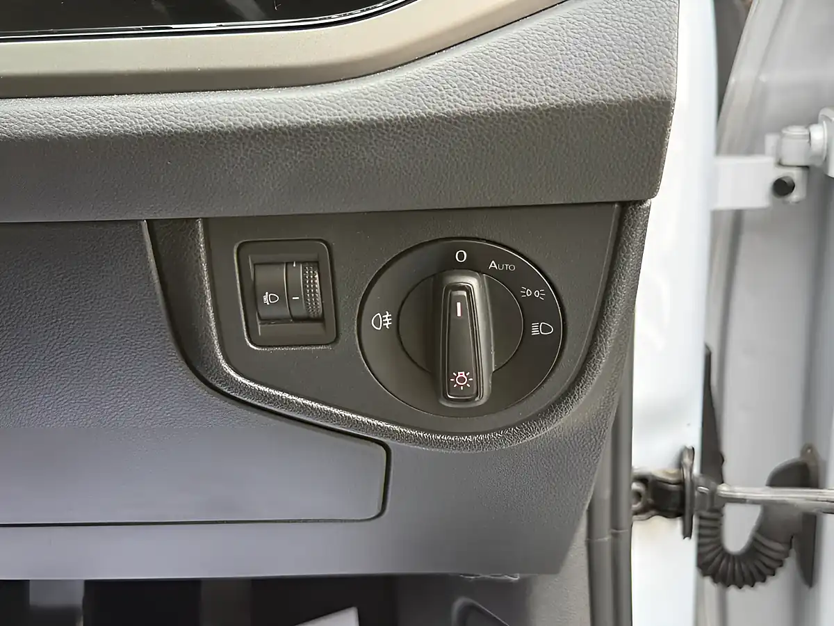 Used 2019 Volkswagen Polo Se Silver - Interior and Exterior details 13
