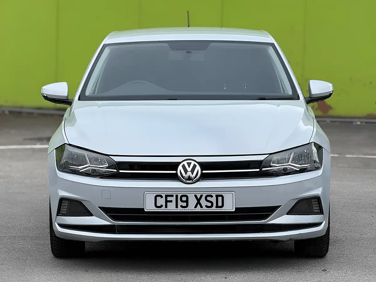 Used 2019 Volkswagen Polo Se Silver - Interior and Exterior details 3