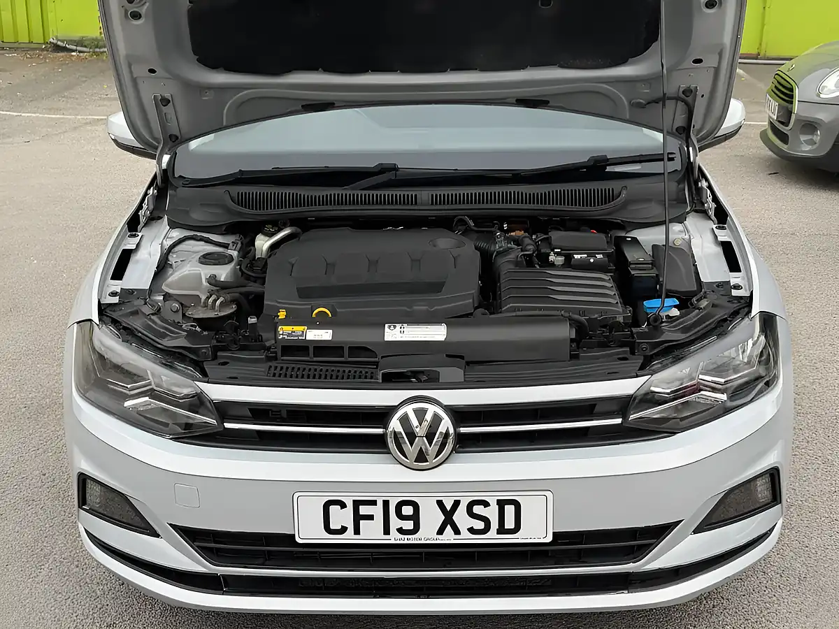 Used 2019 Volkswagen Polo Se Silver - Interior and Exterior details 9