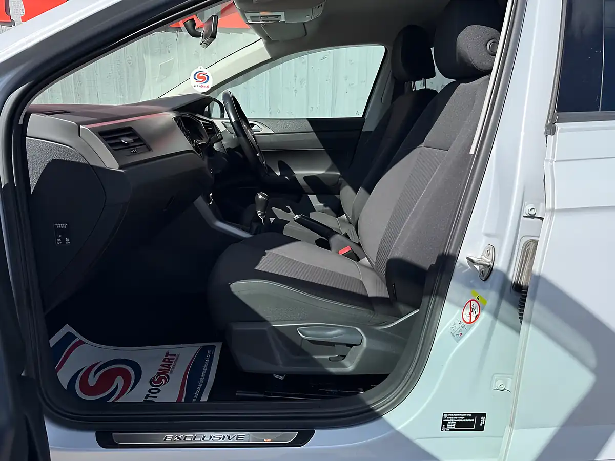 Used 2019 Volkswagen Polo Se Silver - Interior and Exterior details 2