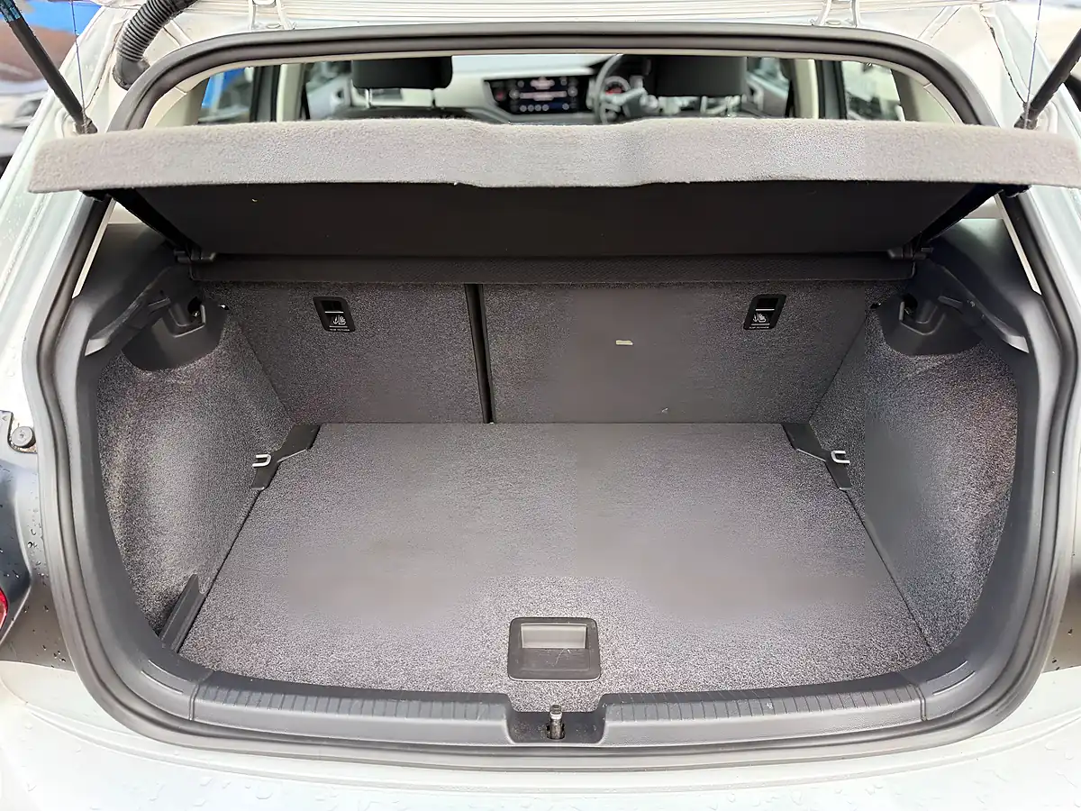 Used 2019 Volkswagen Polo Se Silver - Interior and Exterior details 11