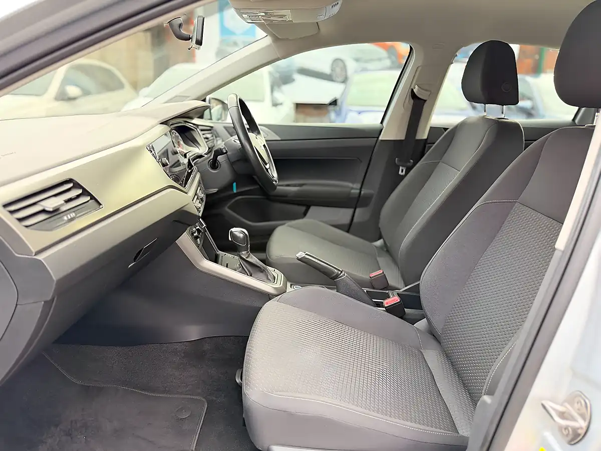 Used 2019 Volkswagen Polo Se Silver - Interior and Exterior details 16