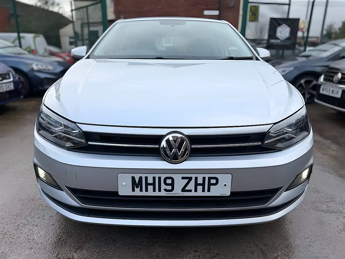 Used 2019 Volkswagen Polo Se Silver - Interior and Exterior details 5
