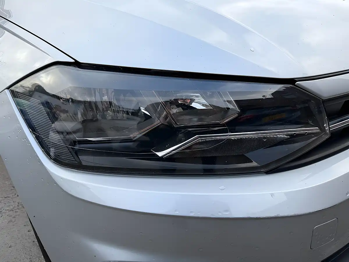 Used 2019 Volkswagen Polo Se Silver - Interior and Exterior details 7
