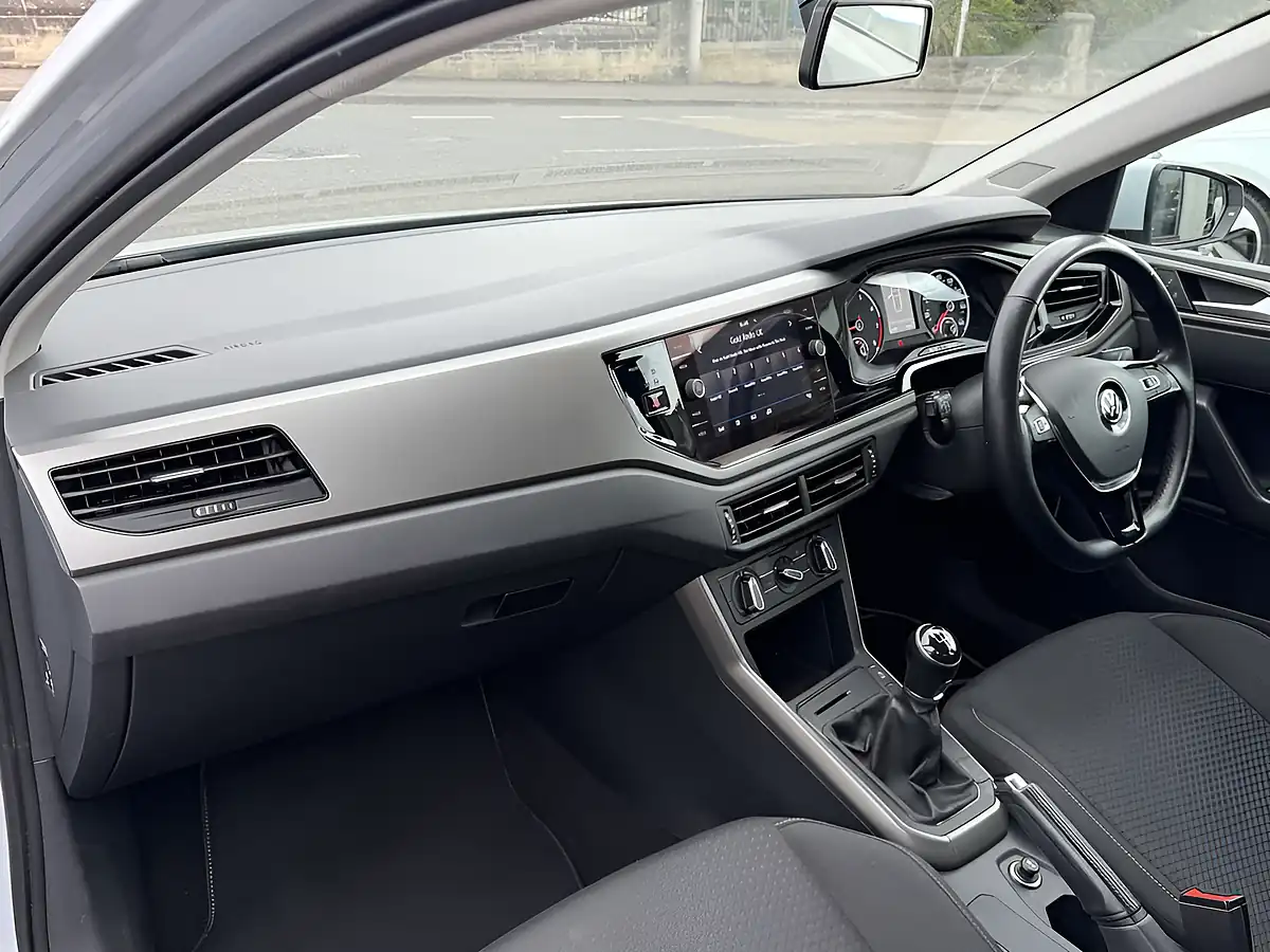 Used 2019 Volkswagen Polo Se Silver - Interior and Exterior details 17