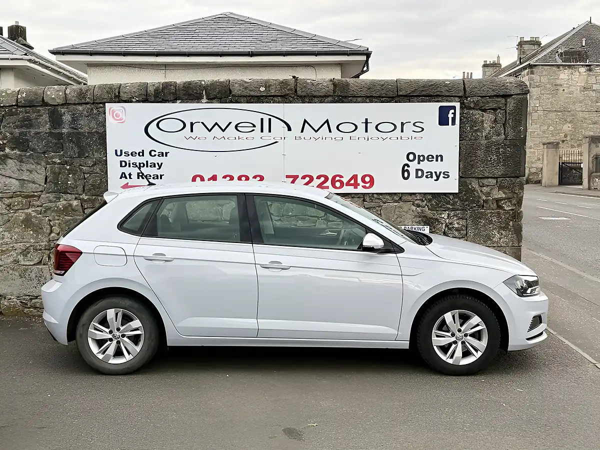 Used 2019 Volkswagen Polo Se Silver - Interior and Exterior details 3