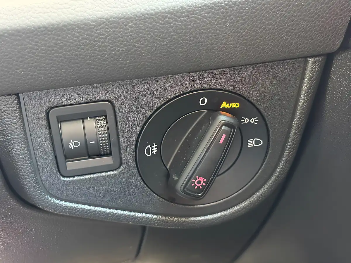 Used 2019 Volkswagen Polo Se Tech Edition White - Interior and Exterior details 13