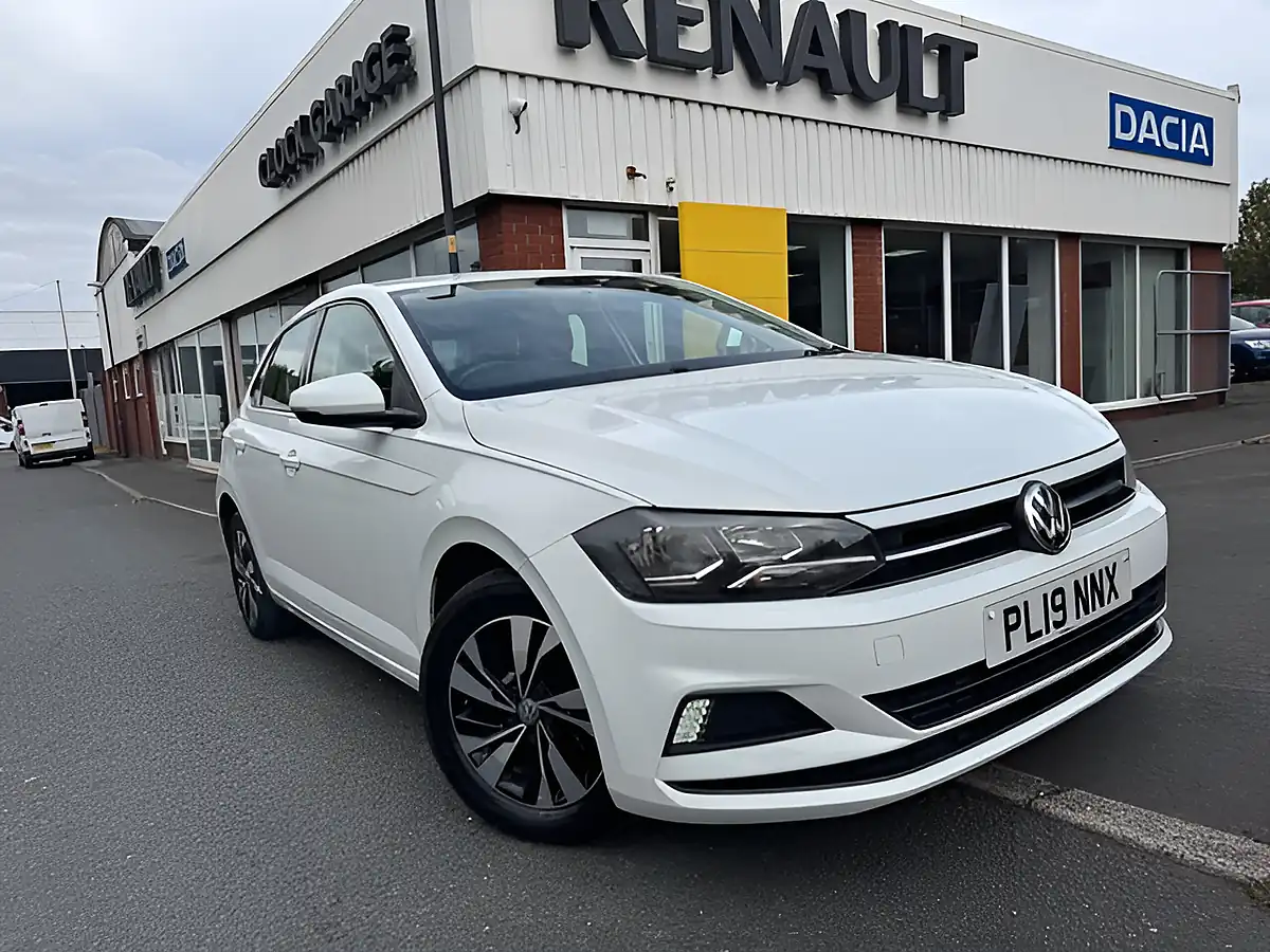 Used 2019 Volkswagen Polo Se White - Front View