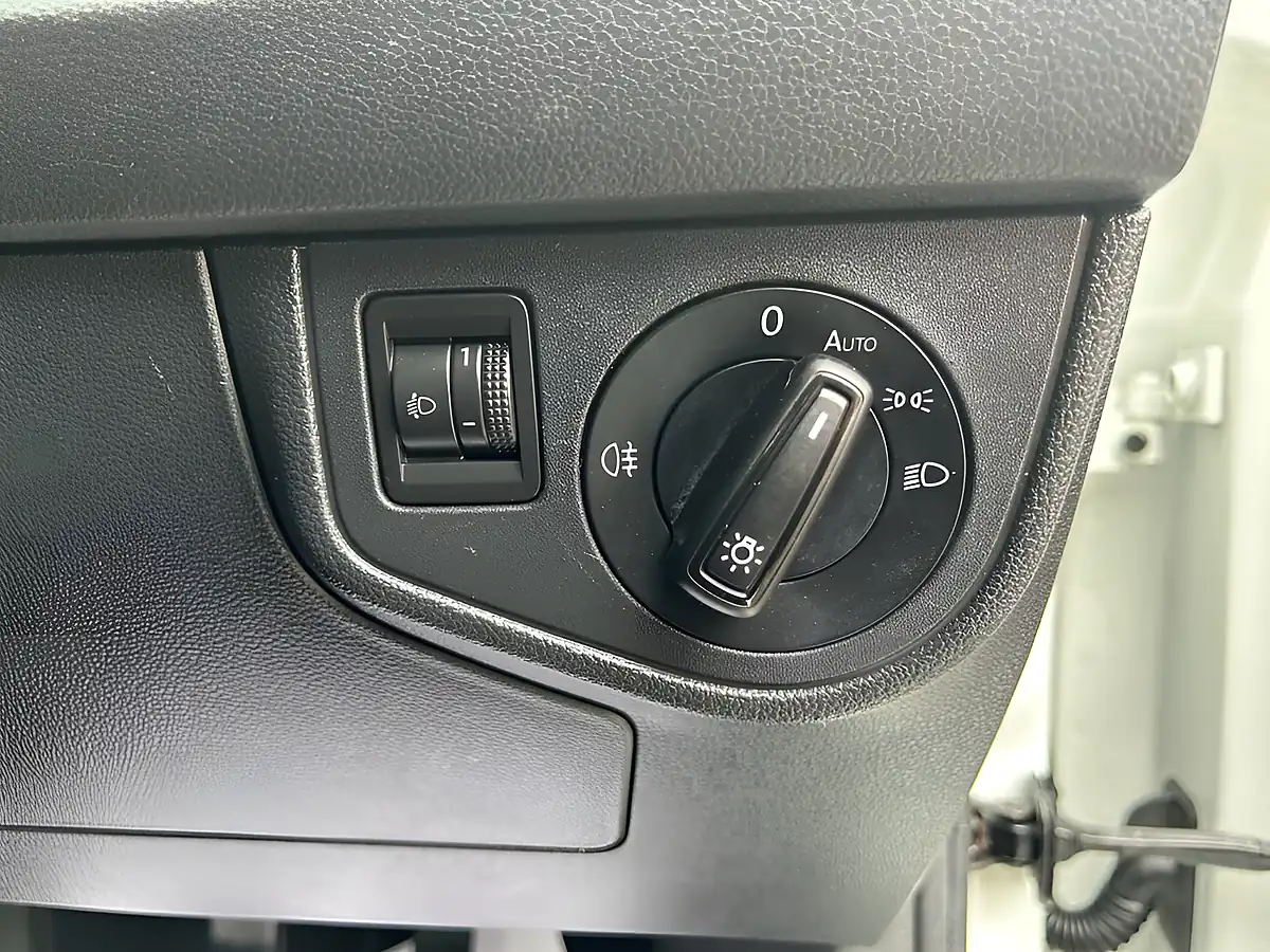 Used 2019 Volkswagen Polo Se White - Interior and Exterior details 19