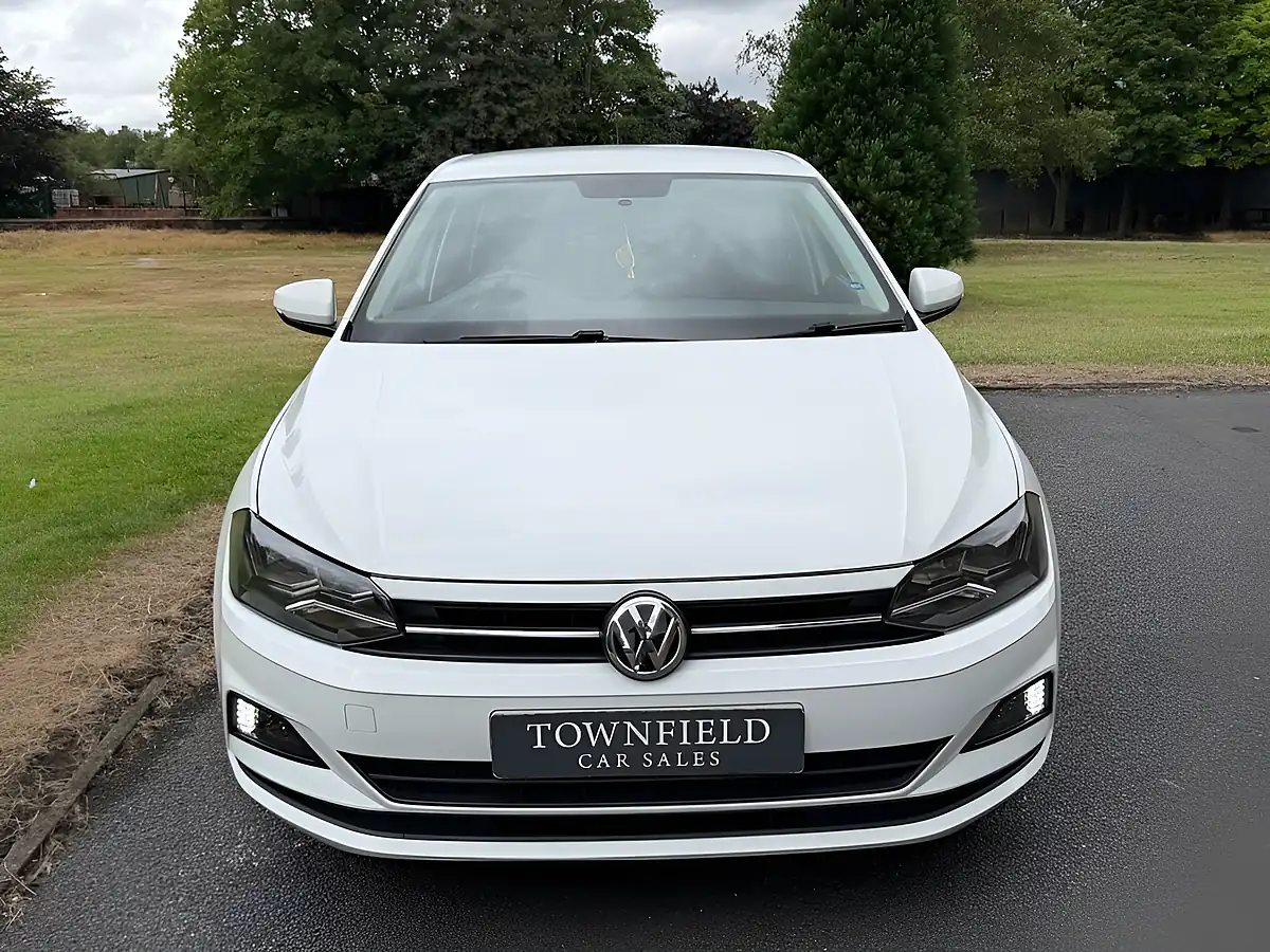 Used 2019 Volkswagen Polo Se White - Interior and Exterior details 4