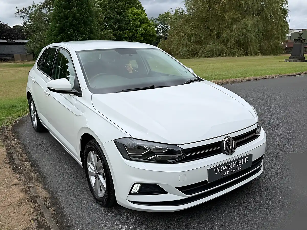 Used 2019 Volkswagen Polo Se White - Interior and Exterior details 9