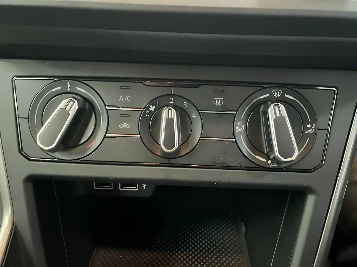 Used 2019 Volkswagen Polo Se White - Interior and Exterior details 17