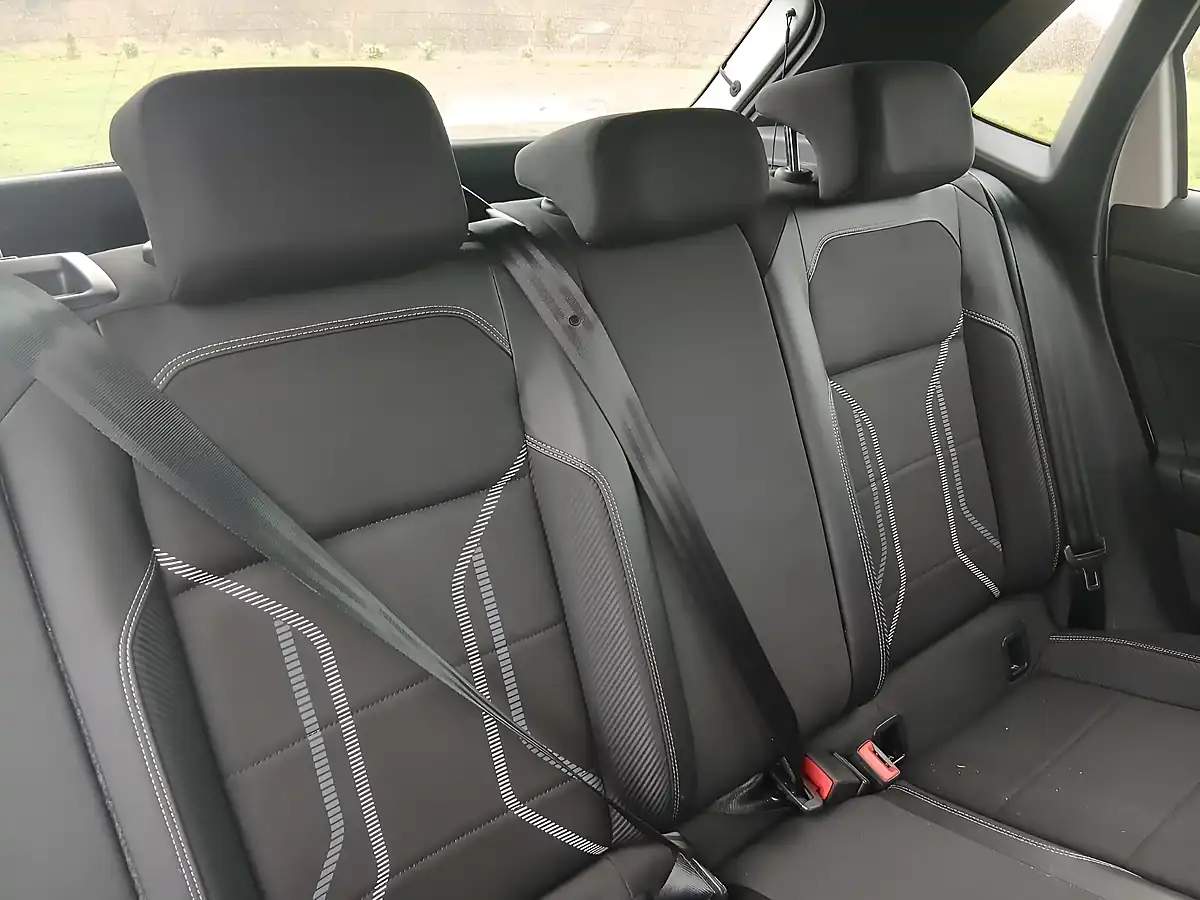Used 2019 Volkswagen Polo Se White - Interior and Exterior details 12