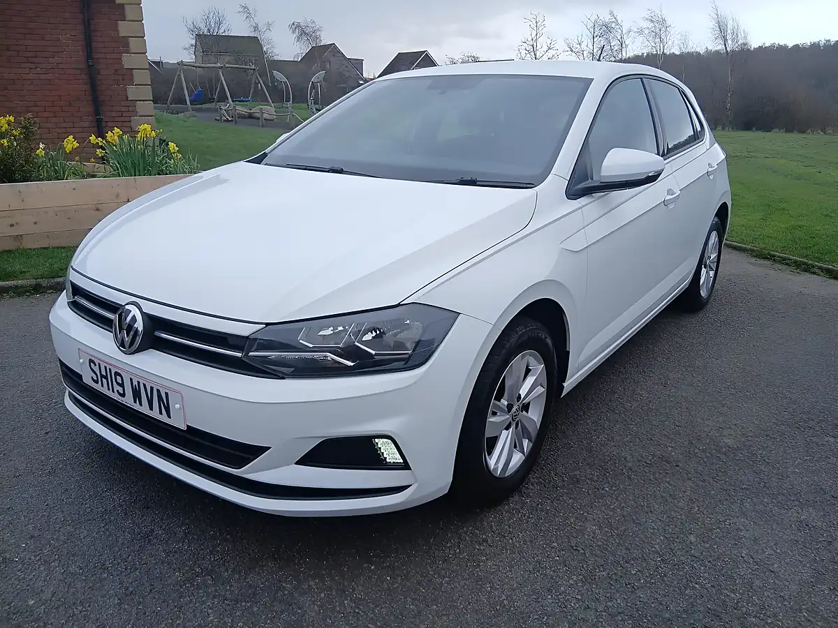 Used 2019 Volkswagen Polo Se White - Interior and Exterior details 4