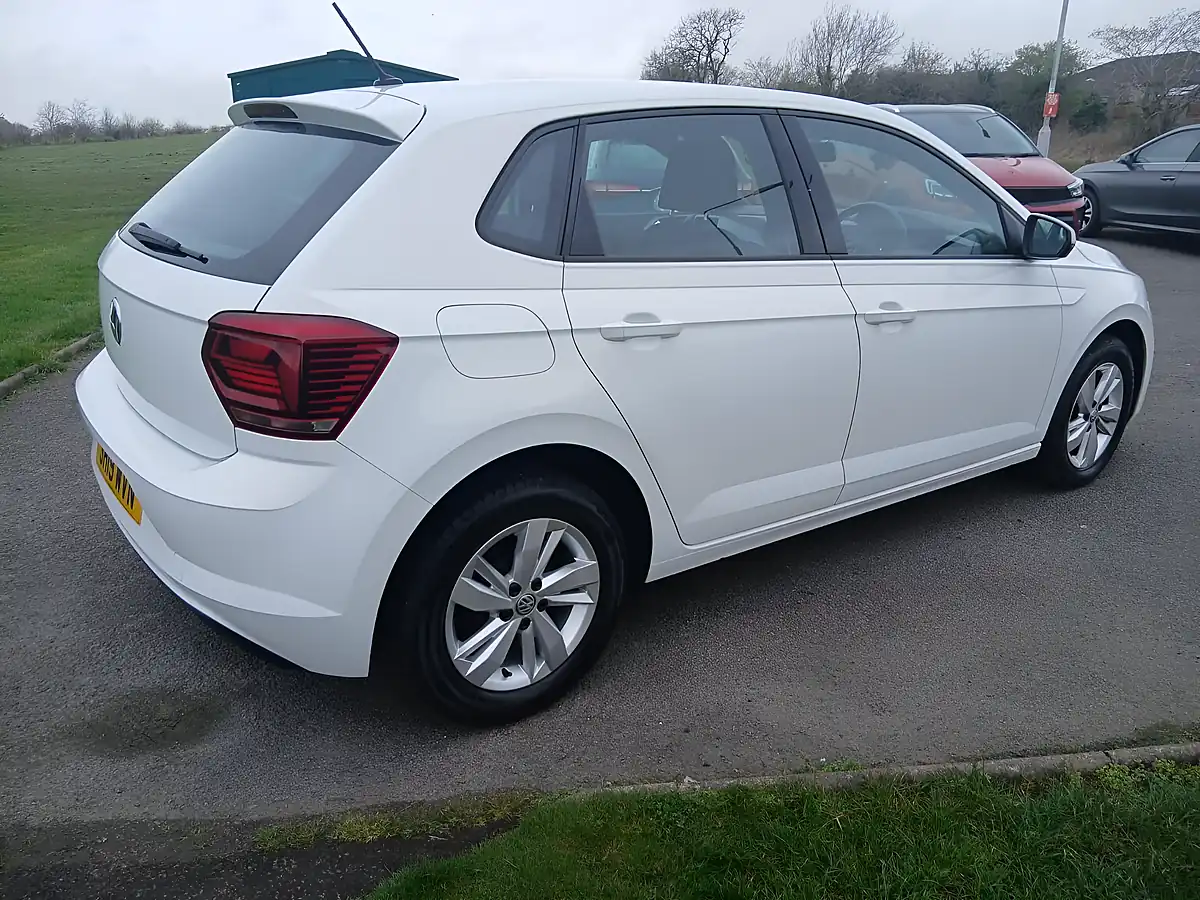 Used 2019 Volkswagen Polo Se White - Interior and Exterior details 6