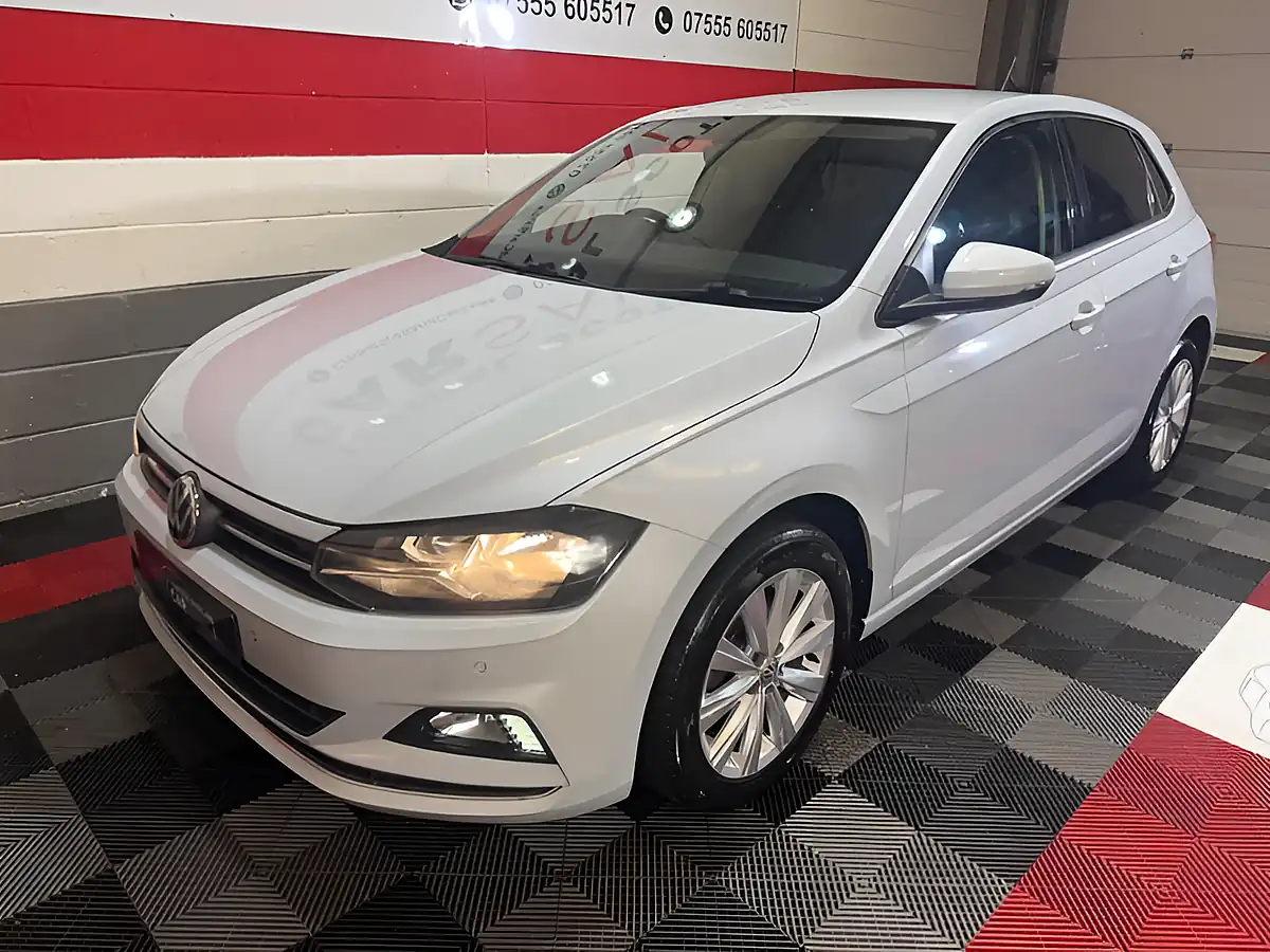 Used 2019 Volkswagen Polo Sel Silver - Interior and Exterior details 4