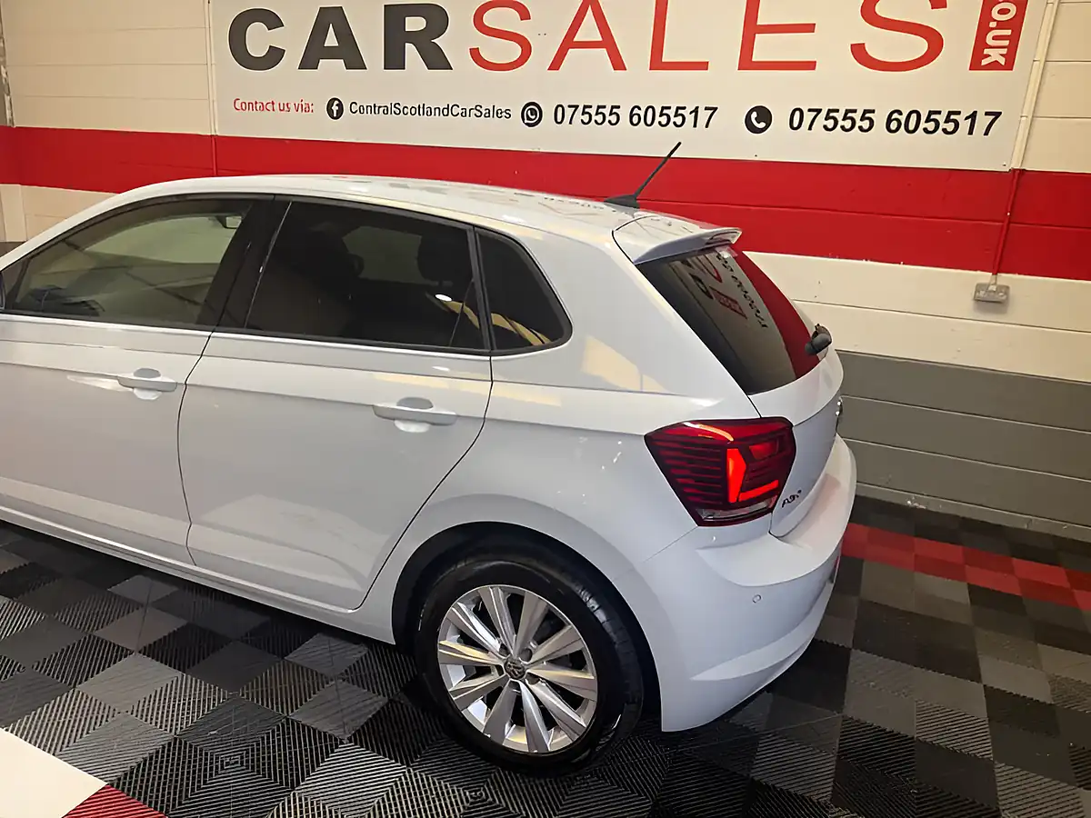 Used 2019 Volkswagen Polo Sel Silver - Interior and Exterior details 7