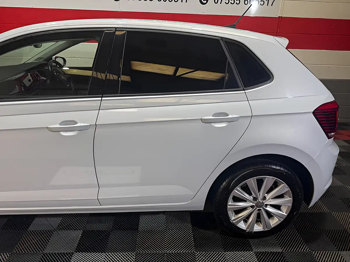 Used 2019 Volkswagen Polo Sel Silver - Interior and Exterior details 9