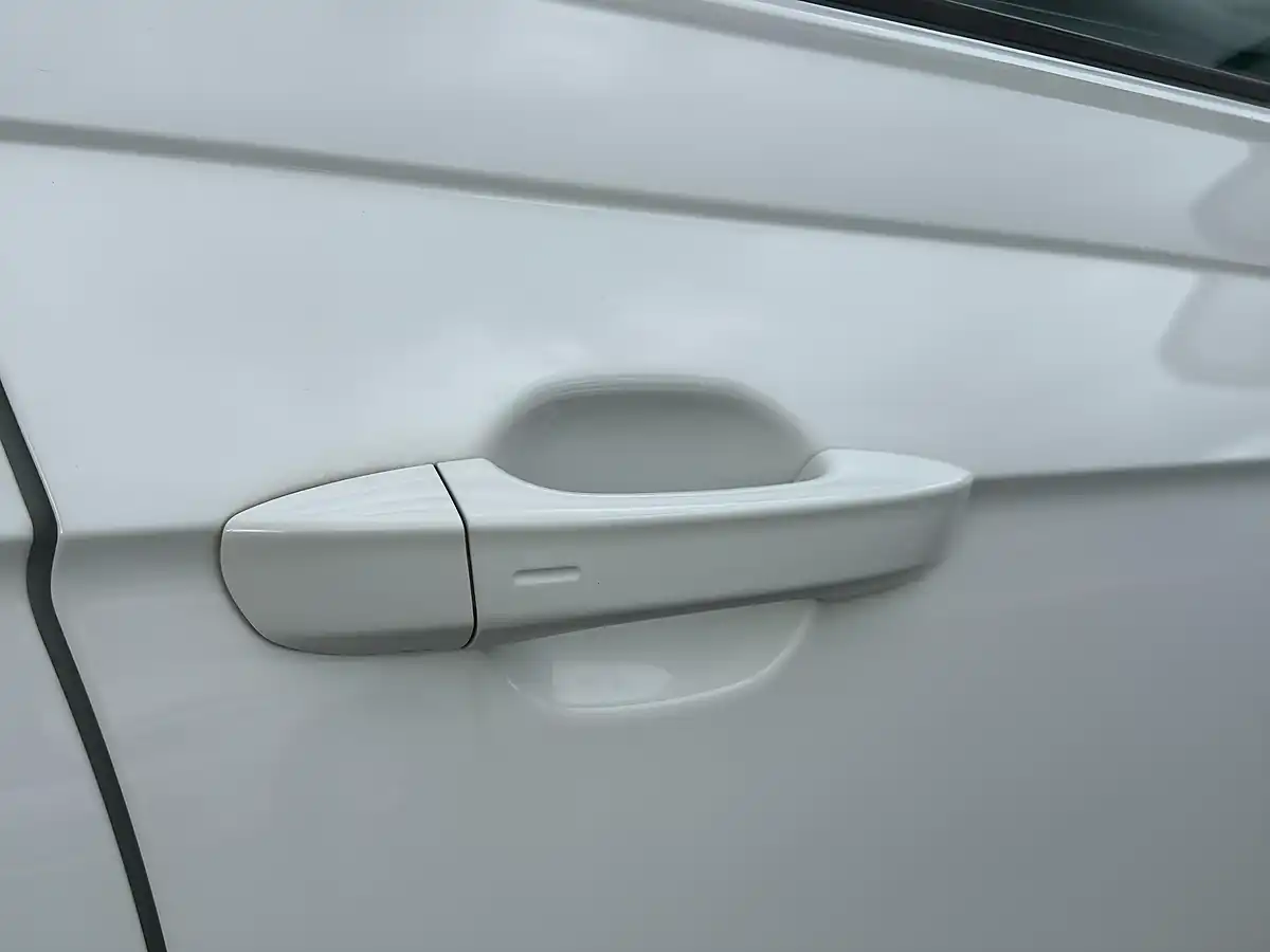 Used 2019 Volkswagen Polo Sel White - Interior and Exterior details 10