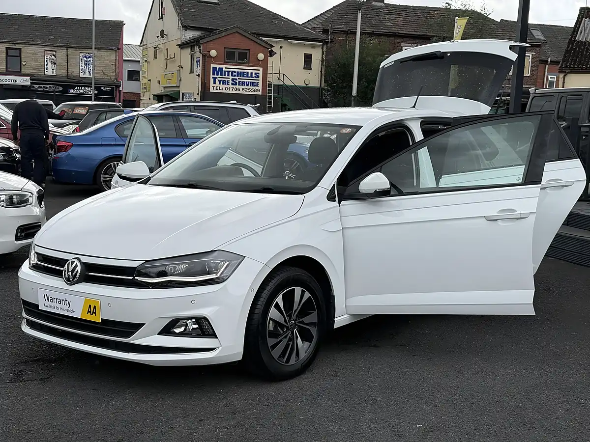 Used 2019 Volkswagen Polo Sel White - Interior and Exterior details 11