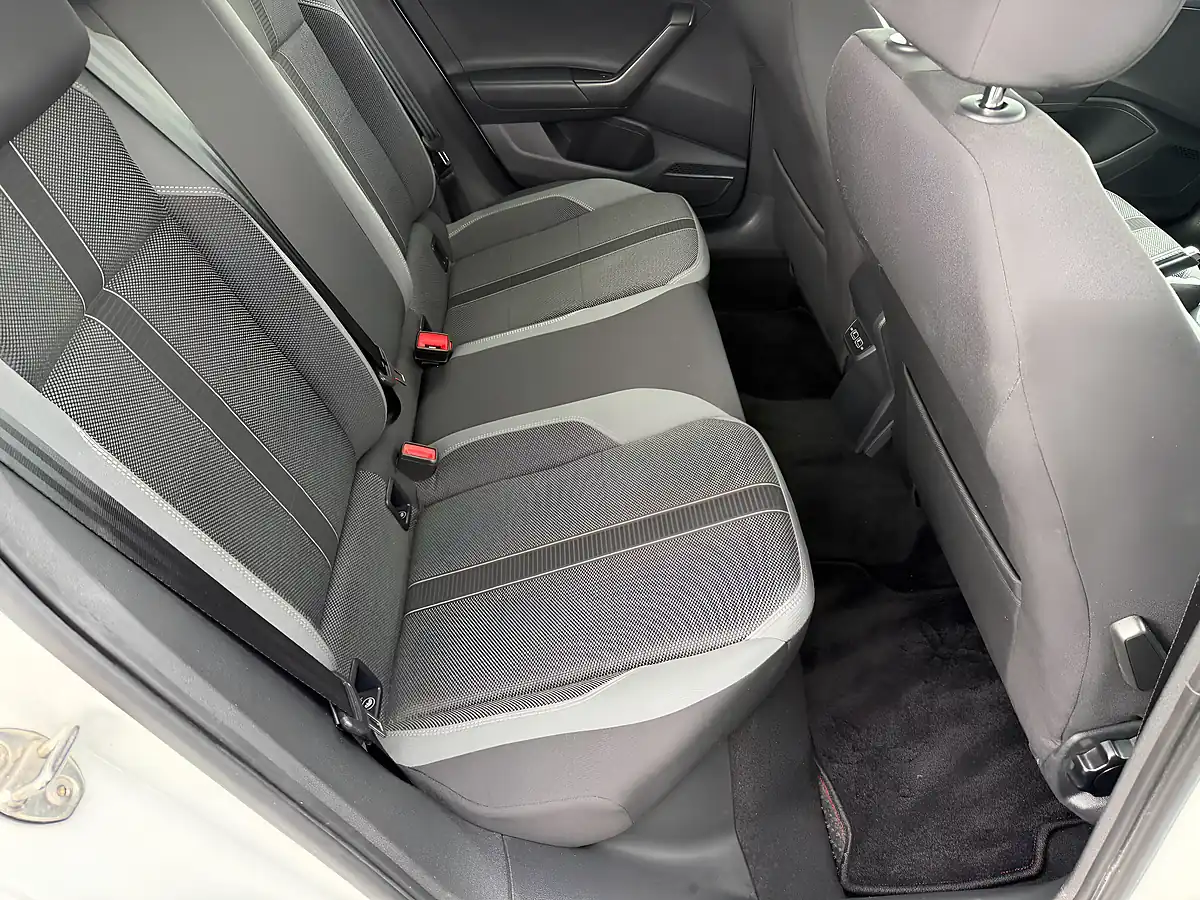 Used 2019 Volkswagen Polo Sel White - Interior and Exterior details 13