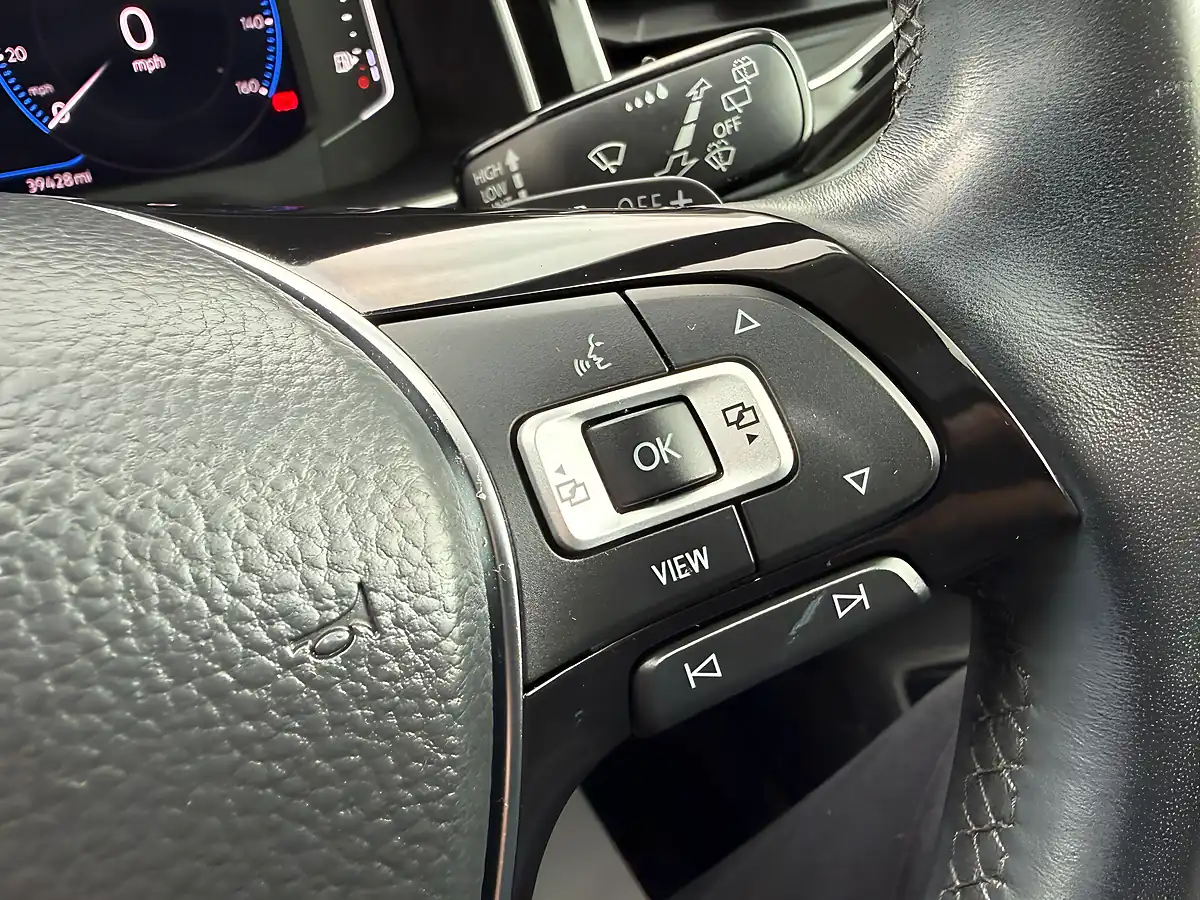 Used 2019 Volkswagen Polo Sel White - Interior and Exterior details 15