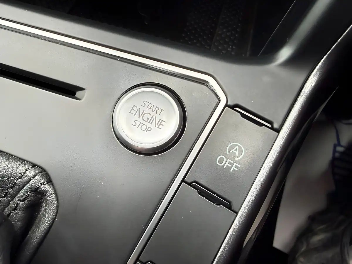 Used 2019 Volkswagen Polo Sel White - Interior and Exterior details 16