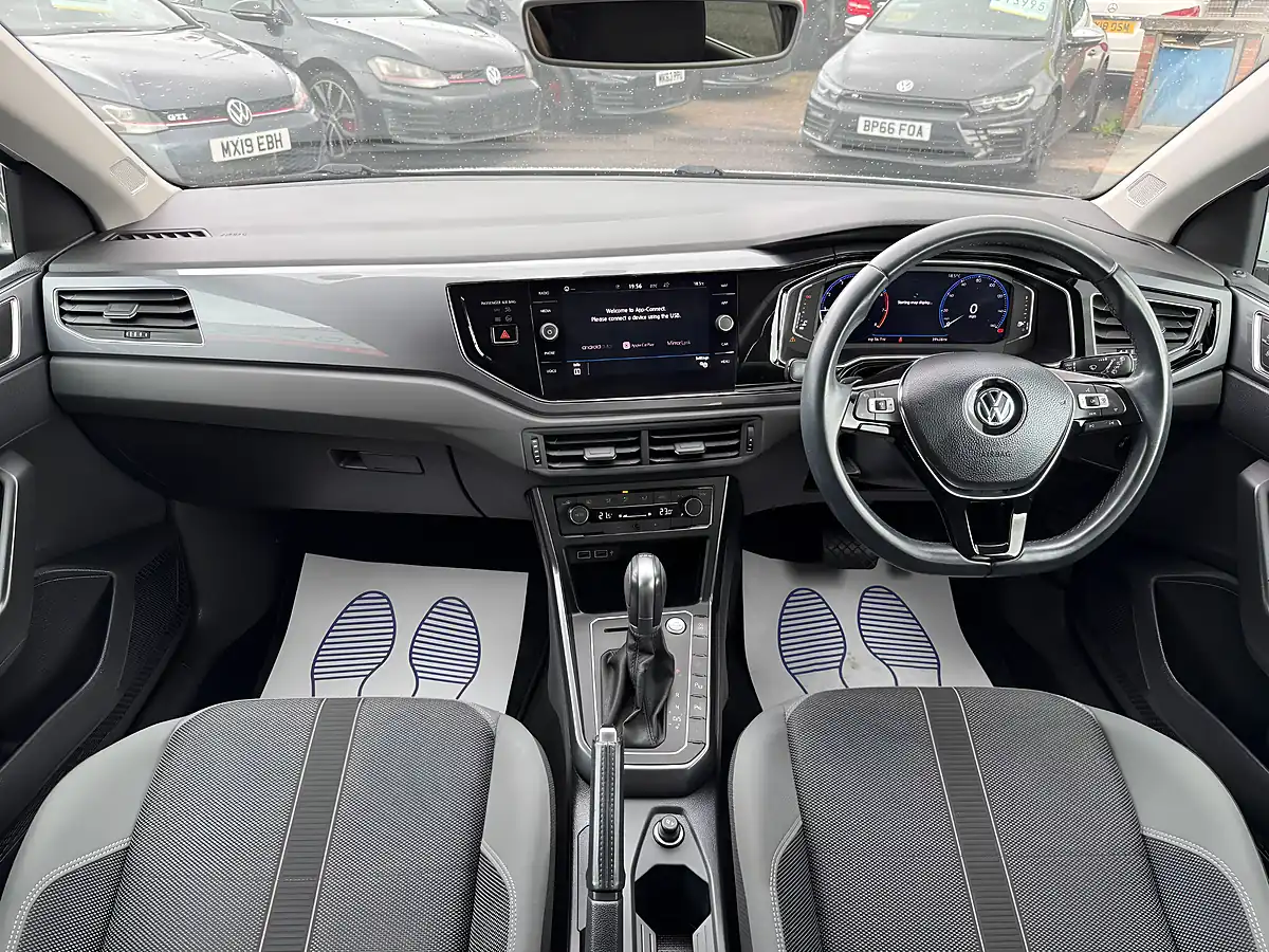 Used 2019 Volkswagen Polo Sel White - Interior and Exterior details 3