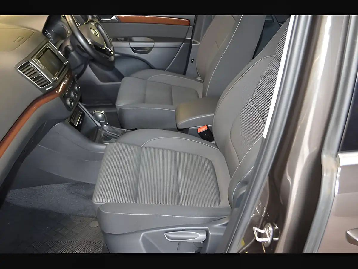 Used 2019 Volkswagen Sharan Se Dark Oak Brown - Interior and Exterior details 10