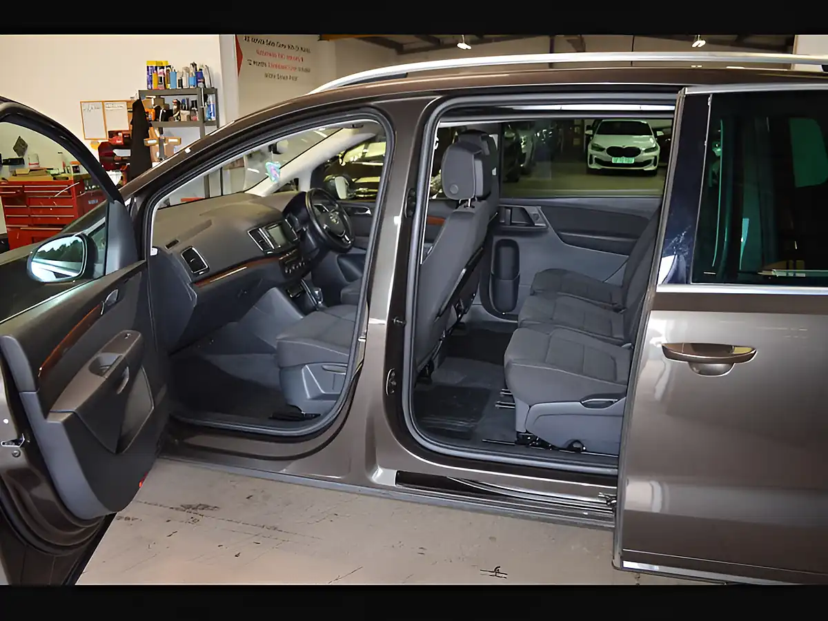 Used 2019 Volkswagen Sharan Se Dark Oak Brown - Interior and Exterior details 14