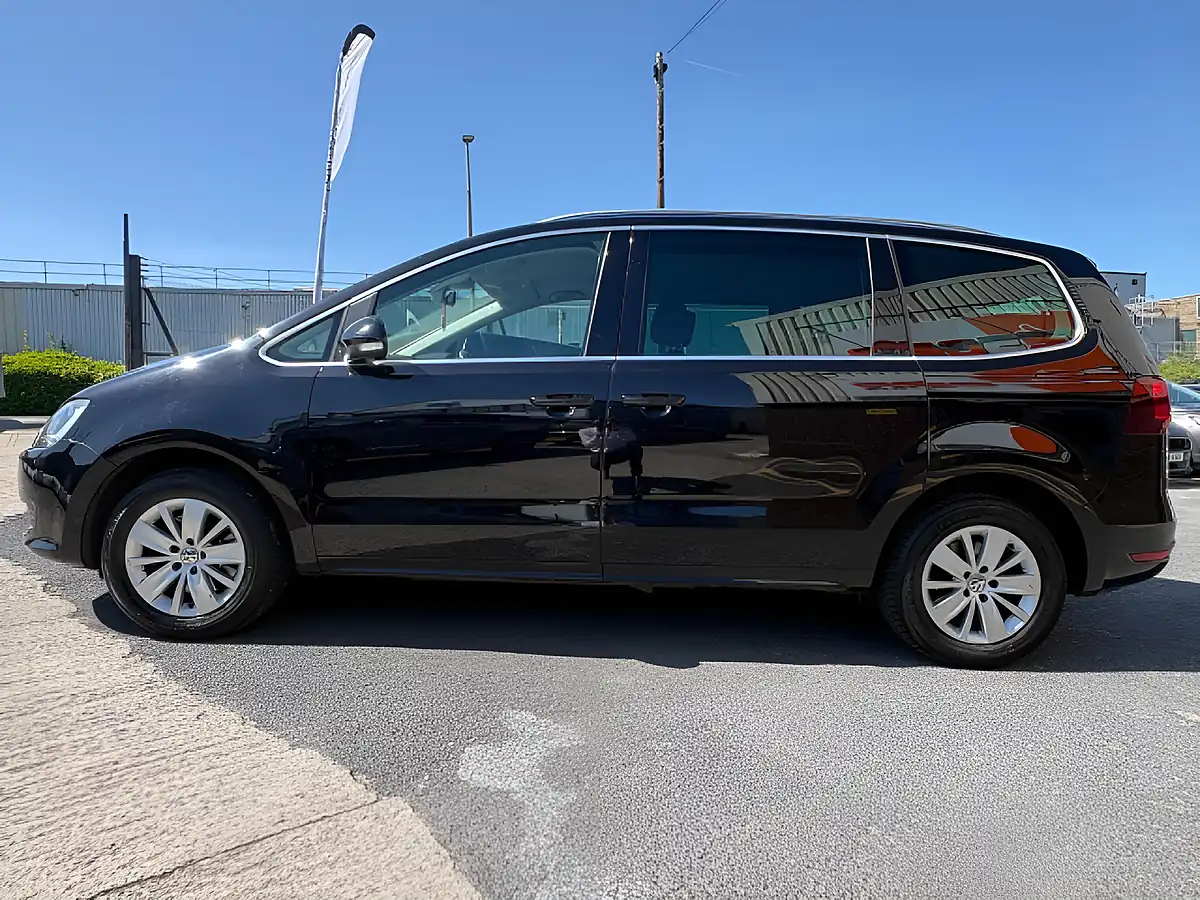 Used 2019 Volkswagen Sharan Se Nav Black - Interior and Exterior details 11