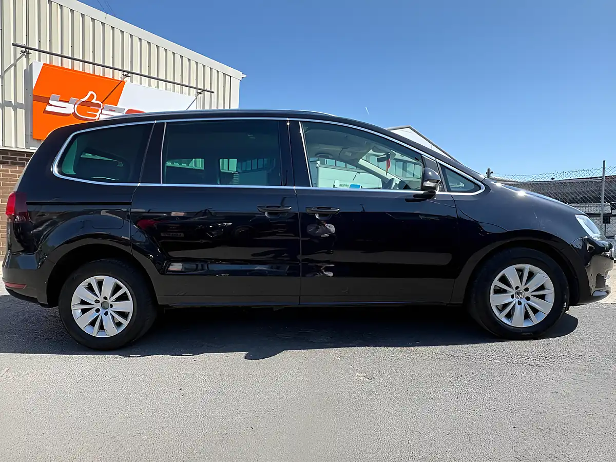 Used 2019 Volkswagen Sharan Se Nav Black - Interior and Exterior details 5