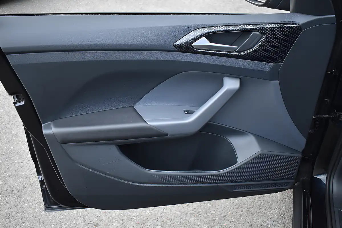 Used 2019 Volkswagen T-Cross Sel Deep Black - Interior and Exterior details 12