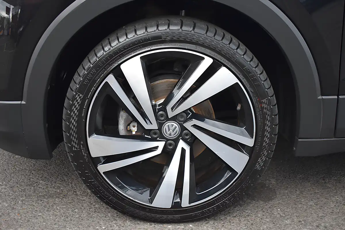 Used 2019 Volkswagen T-Cross Sel Deep Black - Interior and Exterior details 18