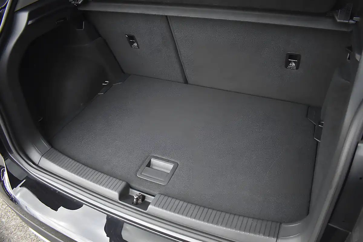 Used 2019 Volkswagen T-Cross Sel Deep Black - Interior and Exterior details 19