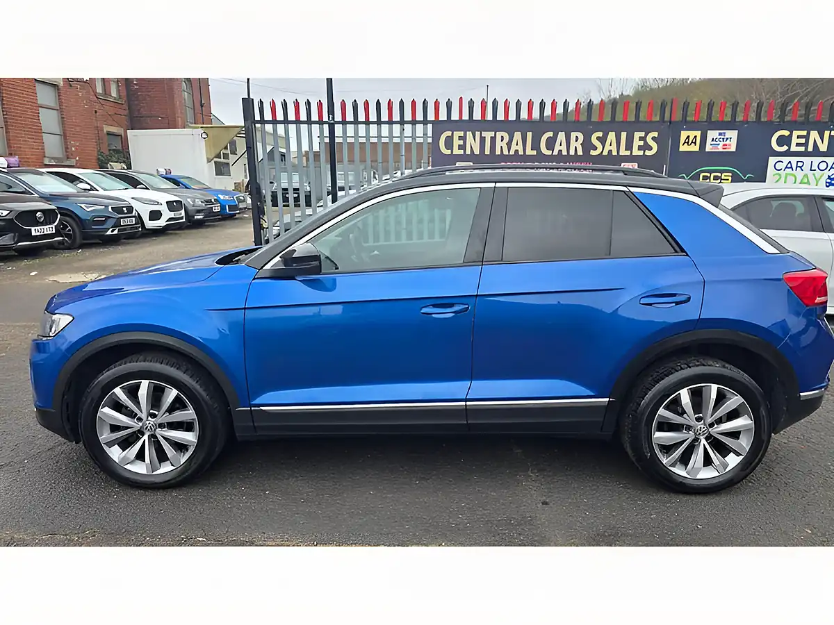 Used 2019 Volkswagen T-Roc Design Blue - Interior and Exterior details 17