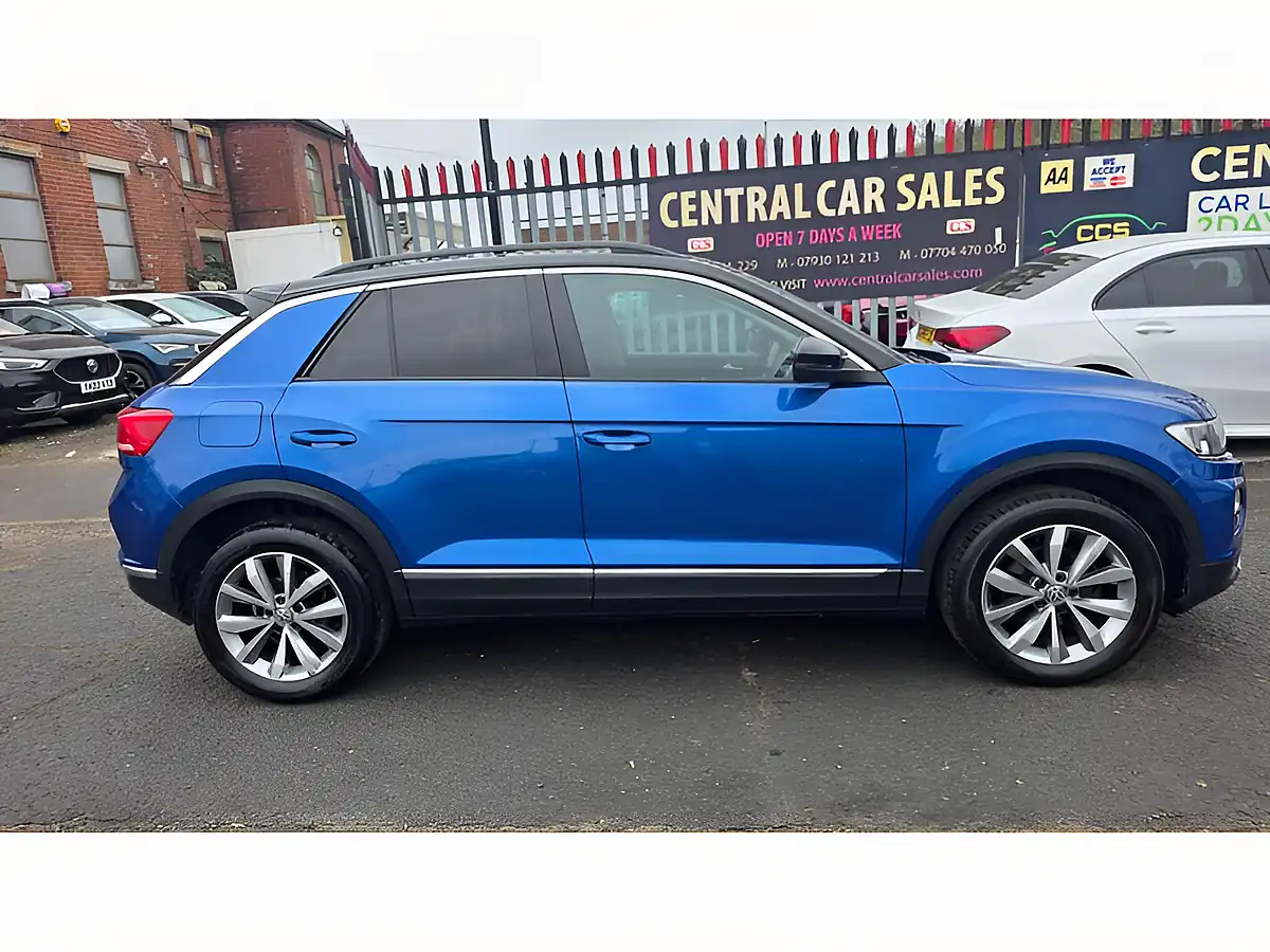 Used 2019 Volkswagen T-Roc Design Blue - Interior and Exterior details 6