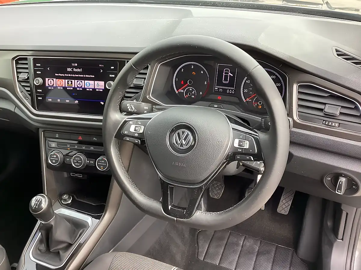 Used 2019 Volkswagen T-Roc Design Grey - Interior and Exterior details 10