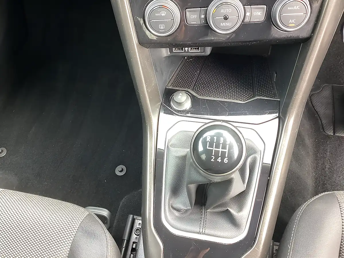 Used 2019 Volkswagen T-Roc Design Grey - Interior and Exterior details 12