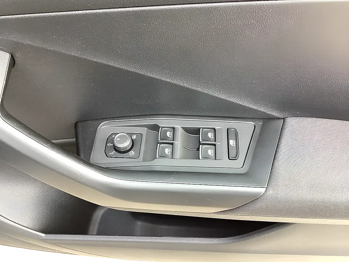 Used 2019 Volkswagen T-Roc Design Grey - Interior and Exterior details 13